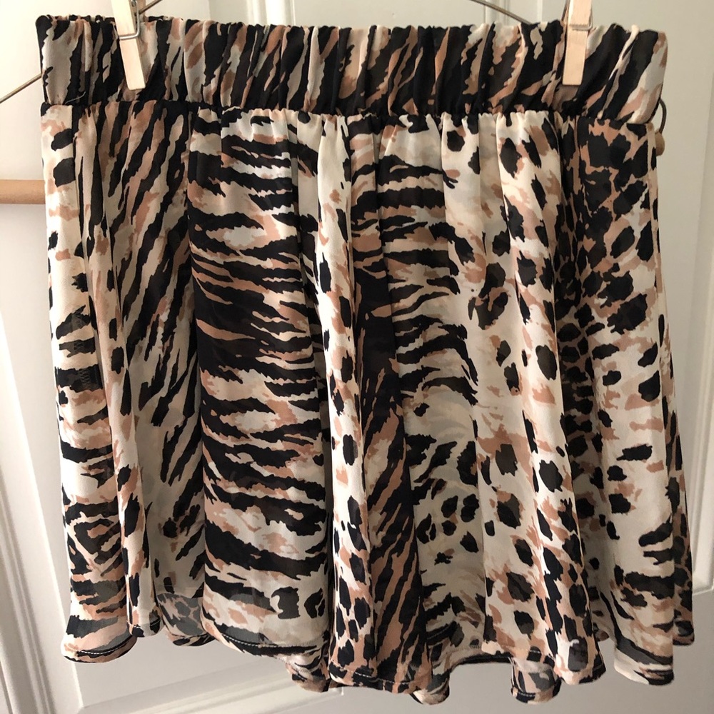 Show me your mumu shorts XS animal print tiger